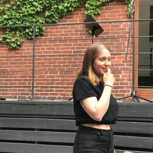 Meet your Posher, Laurie